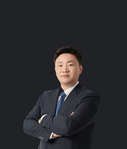 许辉 
中共党员 执业律师