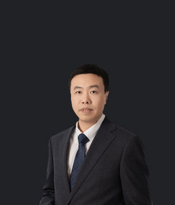 缪云  
资深律师